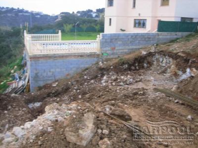 Muro perimetral, preparación del terreno y solera.